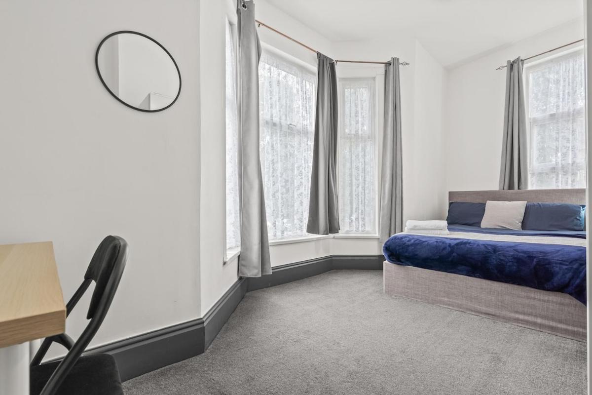 Modern Cozy Apartment *